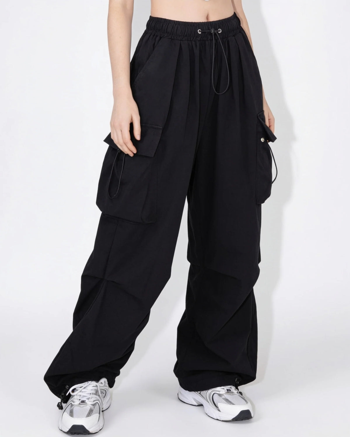 Nela Parachute-Cargohose mit weitem Bein