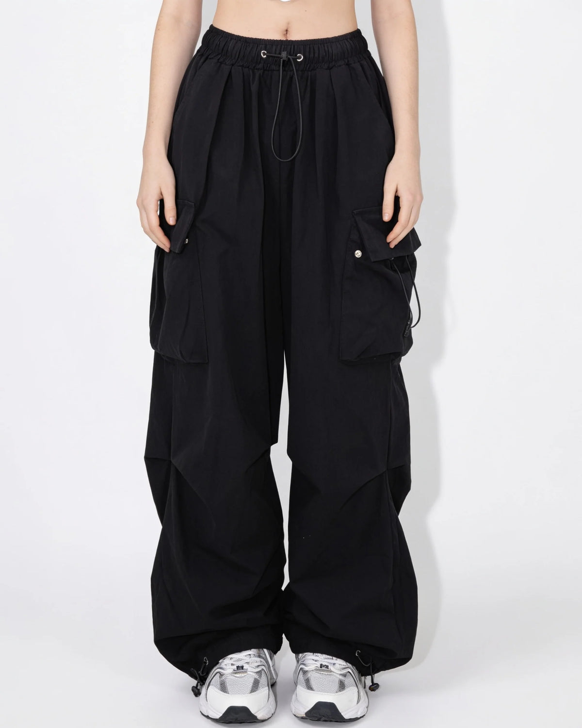 Nela Parachute-Cargohose mit weitem Bein