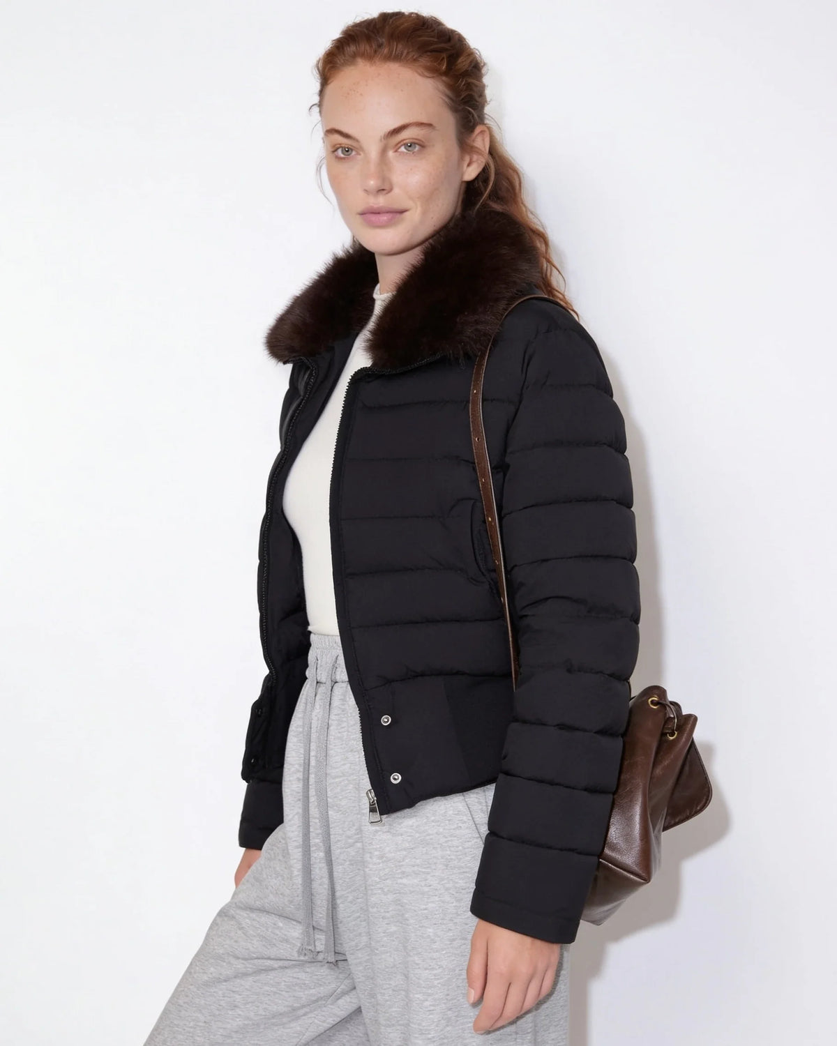 Alina Kurze Pufferjacke mit Kunstfellkragen