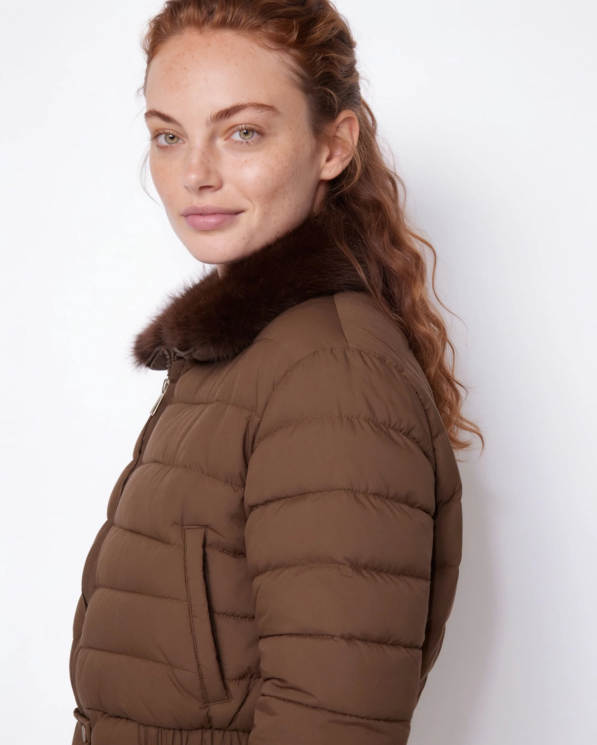 Alina Kurze Pufferjacke mit Kunstfellkragen