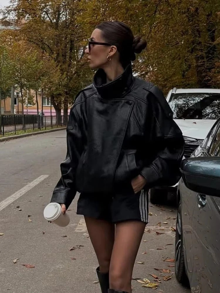 Carla Asymmetrische Lederlook-Jacke