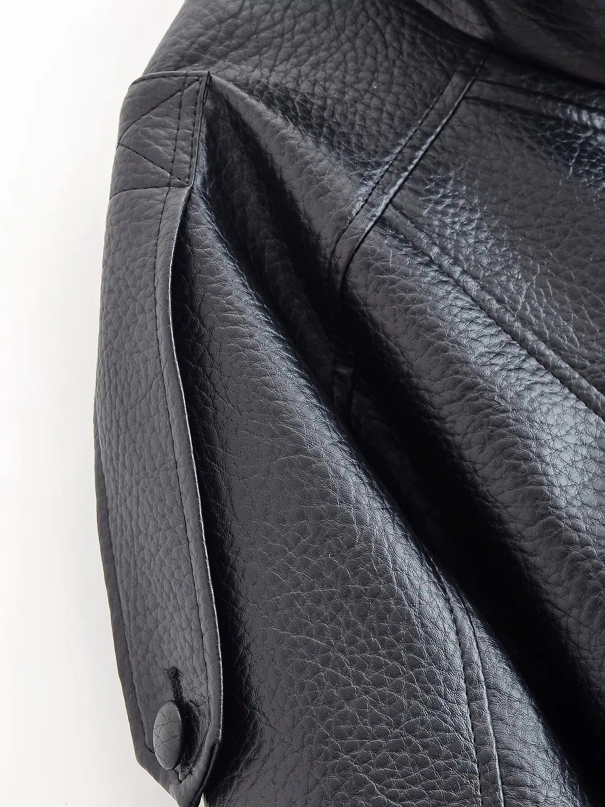 Carla Asymmetrische Lederlook-Jacke