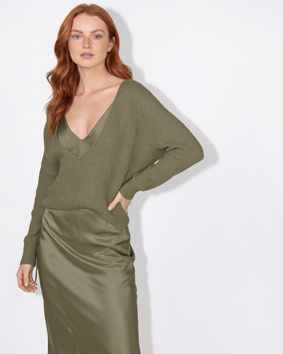 Mirella™ Satin-Maxikleid mit Strickpullover